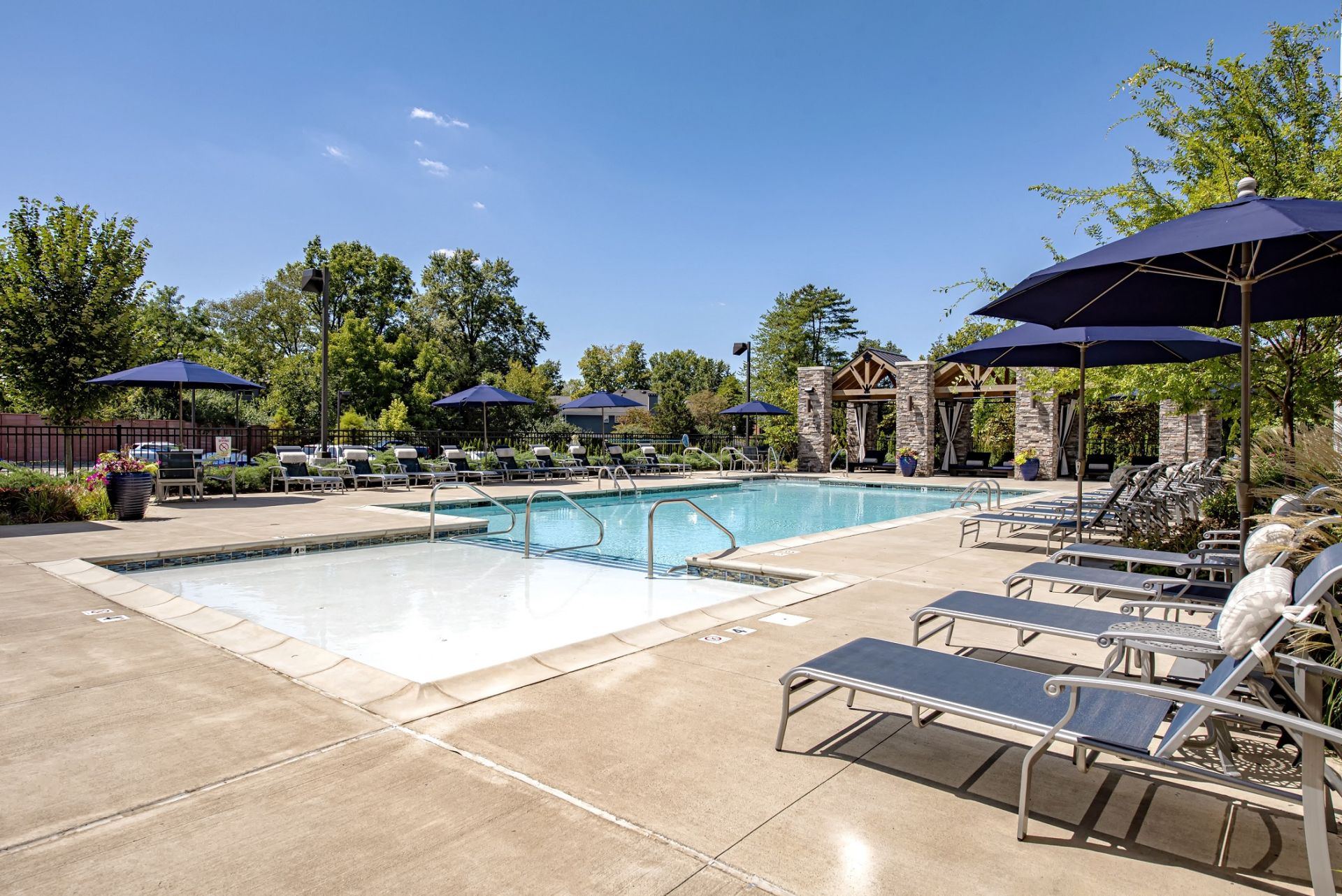 The Gentry at Hurstbourne – Corporate Living – Apartment Locator