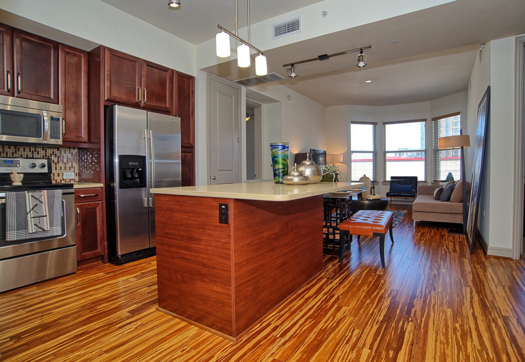 Uptown Trail Corporate Living Apartment Locator