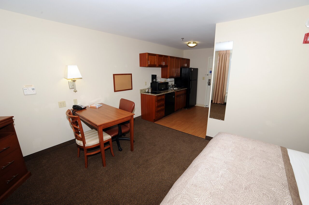 Candlewood Suites Radcliff     Fort Knox     Corporate Living     Apartment