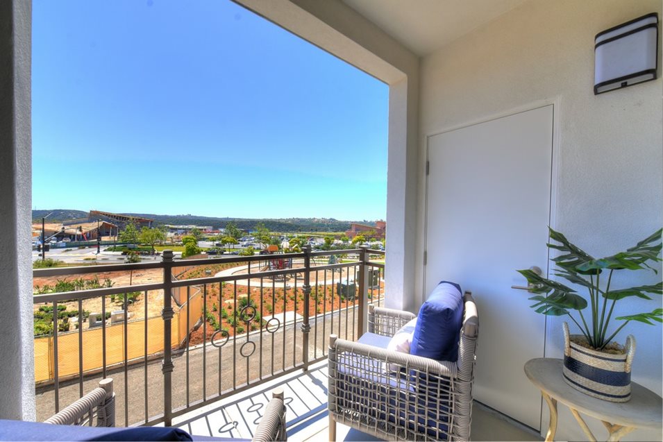 Sola at Pacific Highlands Ranch Corporate Living Apartment Locator