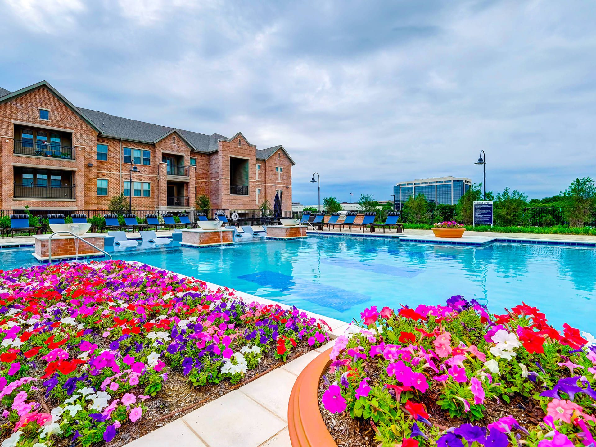 AVE Las Colinas Corporate Living Apartment Locator