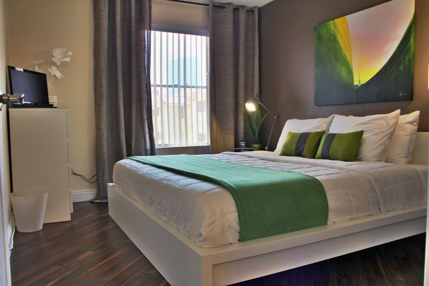 Flamingo Palms Villas – Corporate Living – Apartment Locator