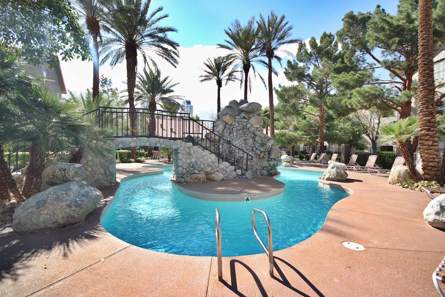 Flamingo Palms Villas – Corporate Living – Apartment Locator