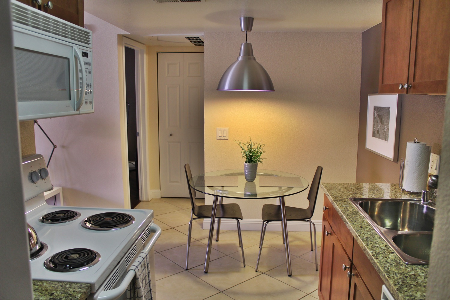 Flamingo Palms Villas – Corporate Living – Apartment Locator